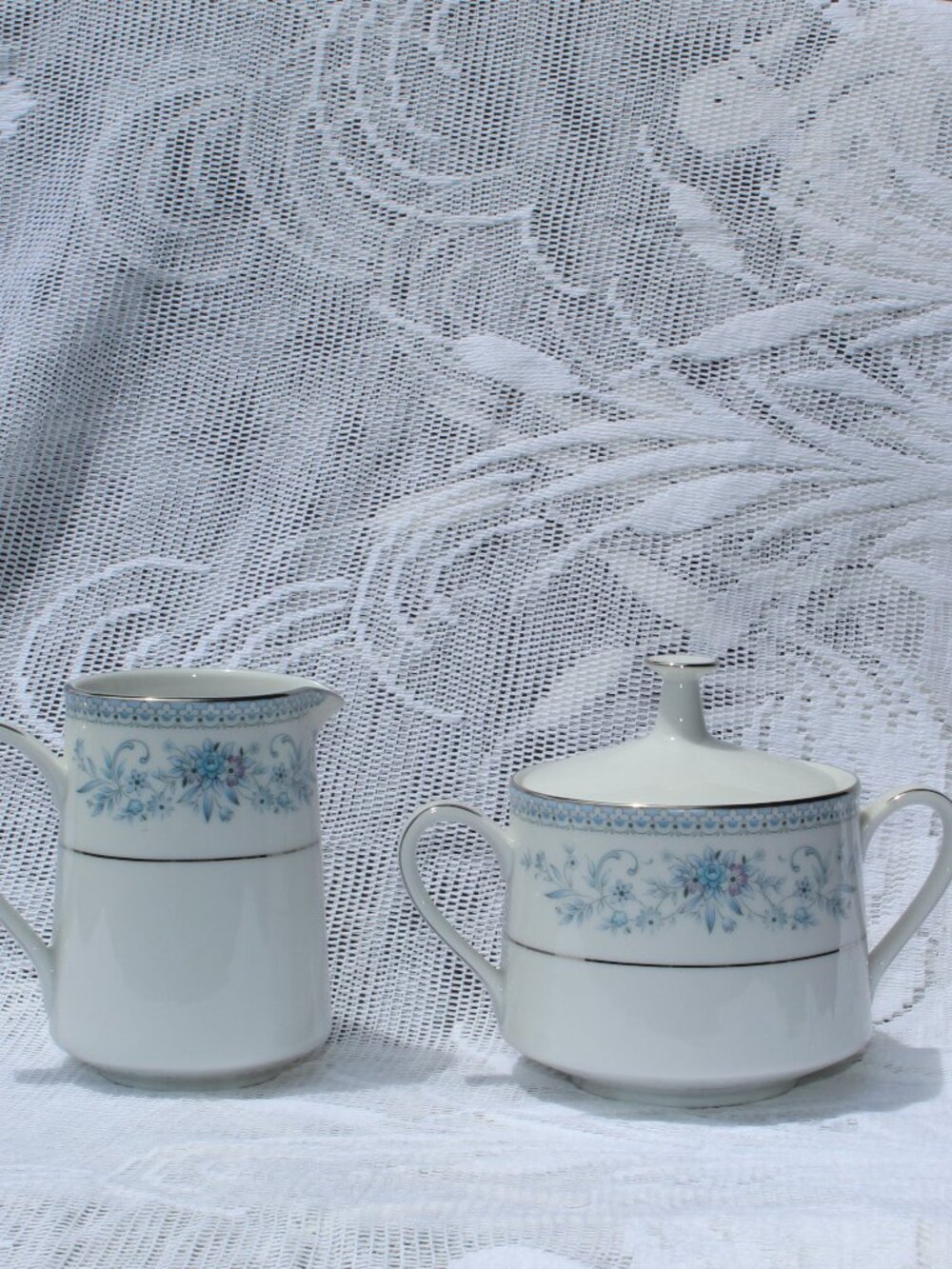 Noritake Blue Hill 2482 Creamer & Sugar w/Lid Like New